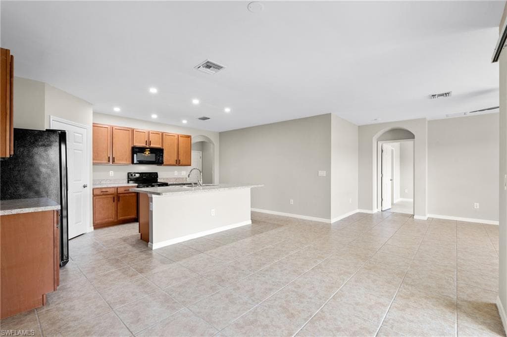 321 23rd Ter, Cape Coral, FL 33991-12