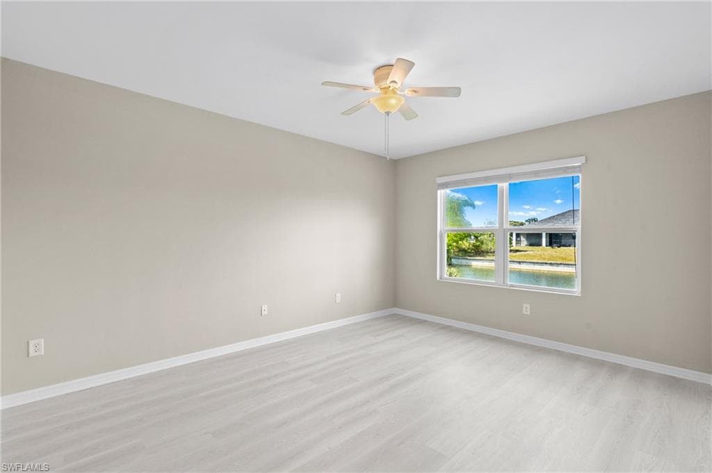 321 23rd Ter, Cape Coral, FL 33991-20