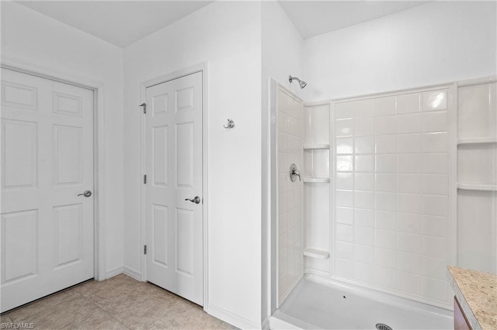 321 23rd Ter, Cape Coral, FL 33991-25