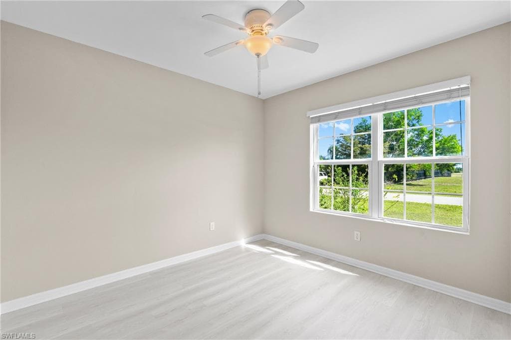 321 23rd Ter, Cape Coral, FL 33991-30