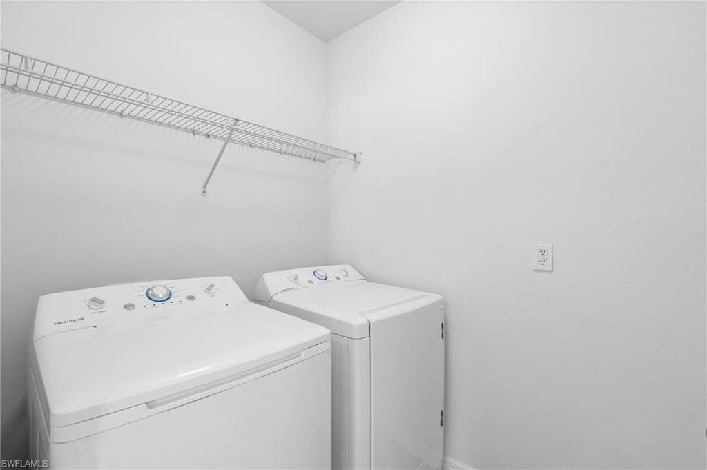 321 23rd Ter, Cape Coral, FL 33991-34