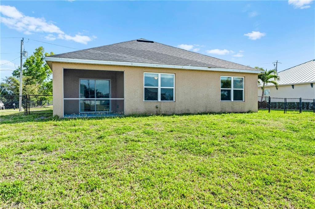 321 23rd Ter, Cape Coral, FL 33991-38