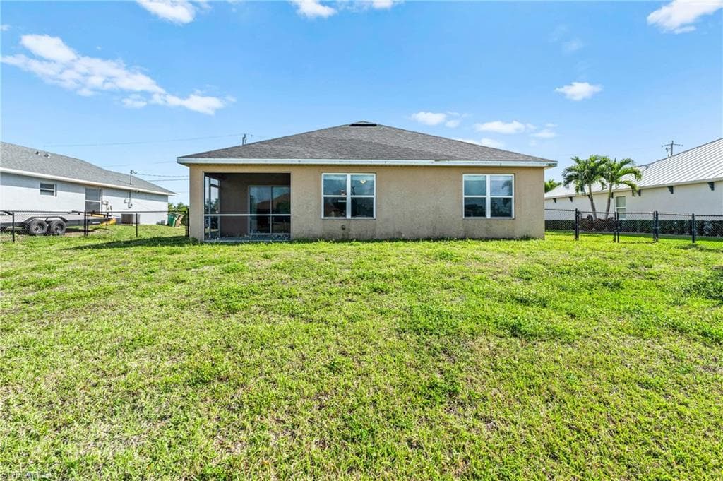 321 23rd Ter, Cape Coral, FL 33991-39