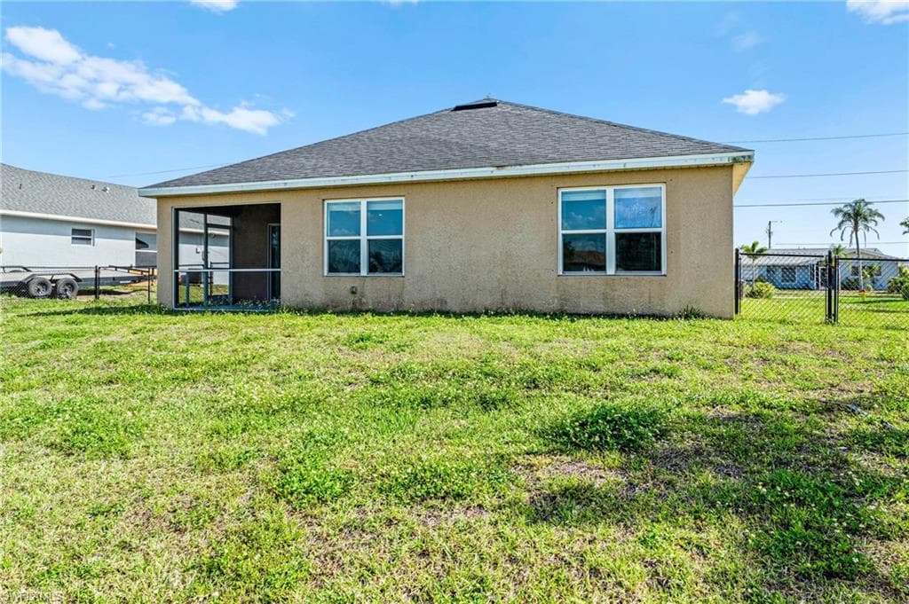 321 23rd Ter, Cape Coral, FL 33991-40