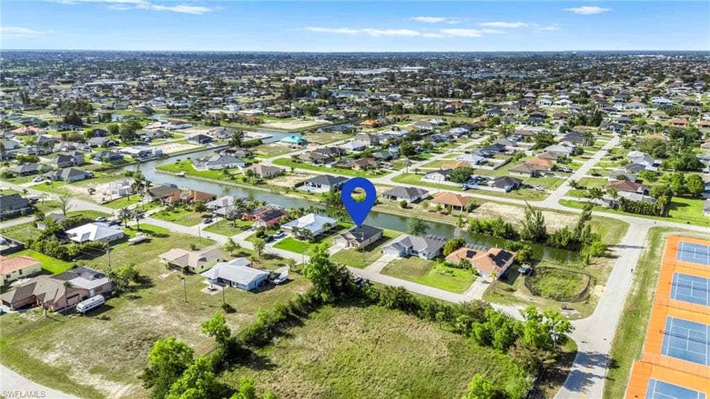 321 23rd Ter, Cape Coral, FL 33991-5