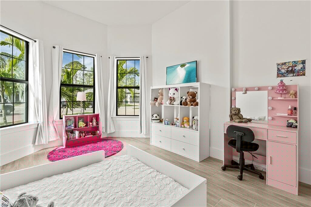 1784 Palomar Ter, Naples, FL 34120-27