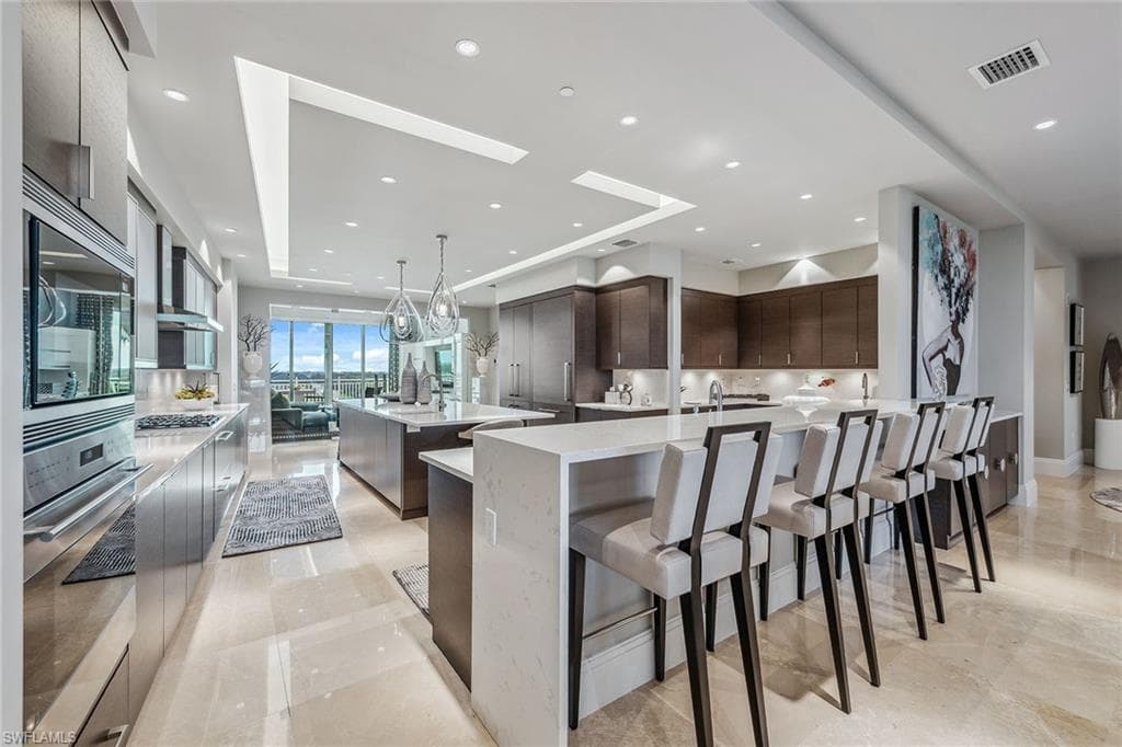 13665 Vanderbilt Dr 802, Naples, FL 34110-12