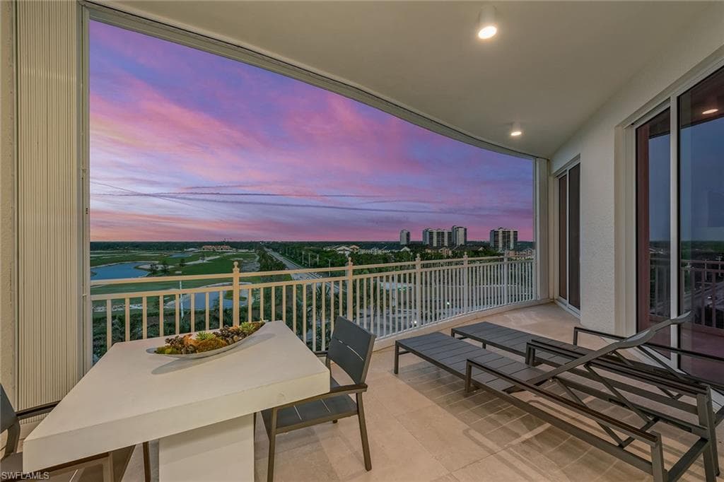 13665 Vanderbilt Dr 802, Naples, FL 34110-37