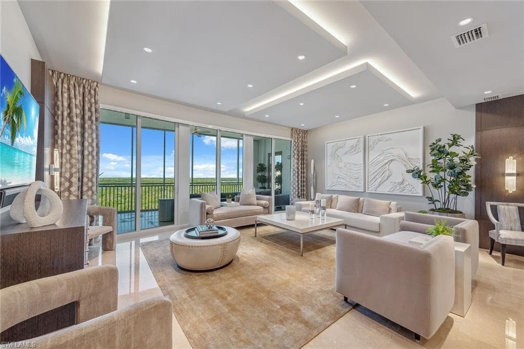 13665 Vanderbilt Dr 802, Naples, FL 34110-3