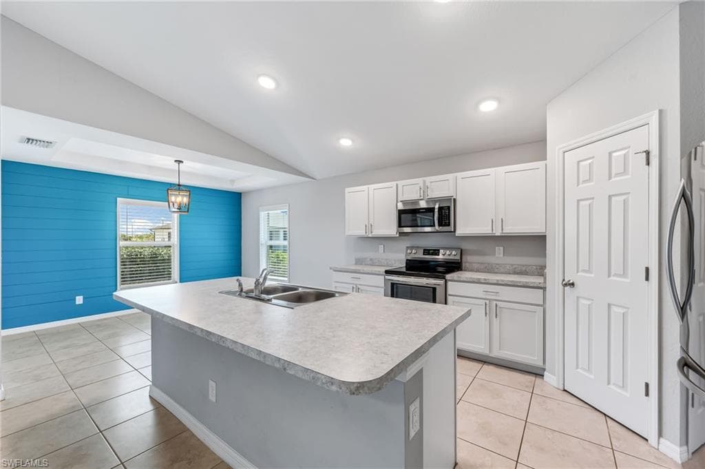 1319 14th Pl, Cape Coral, FL 33993-11
