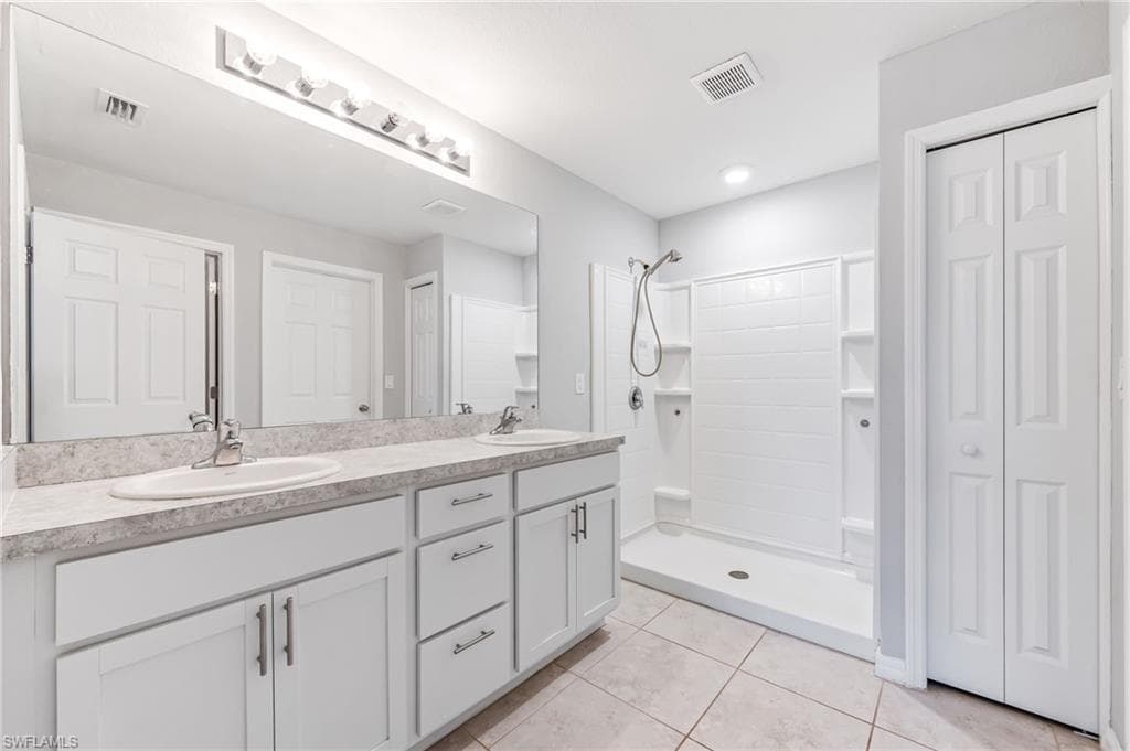1319 14th Pl, Cape Coral, FL 33993-21