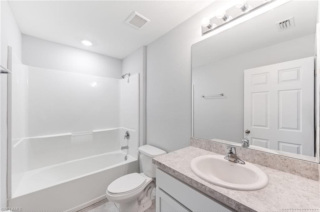 1319 14th Pl, Cape Coral, FL 33993-26