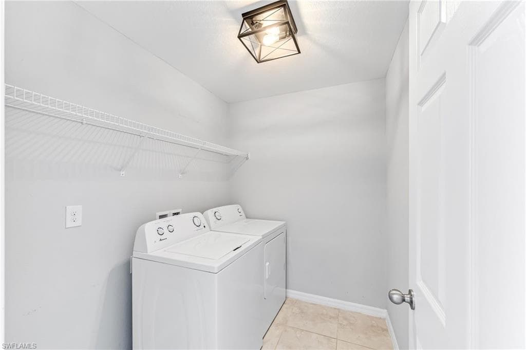 1319 14th Pl, Cape Coral, FL 33993-30