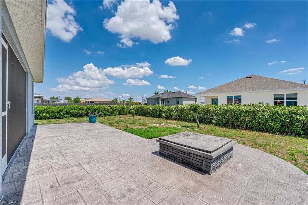 1319 14th Pl, Cape Coral, FL 33993-36