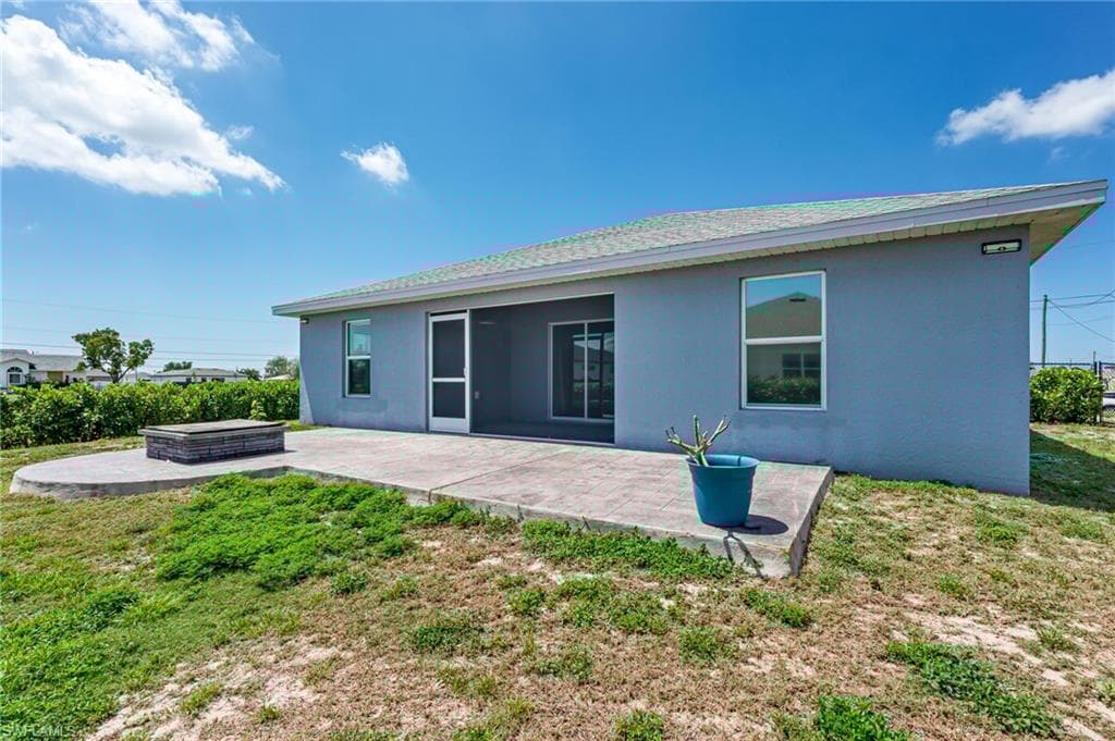 1319 14th Pl, Cape Coral, FL 33993-37