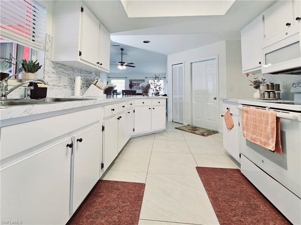 1117 35th Ter, Cape Coral, FL 33904-19