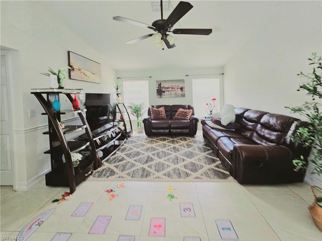 1117 35th Ter, Cape Coral, FL 33904-26
