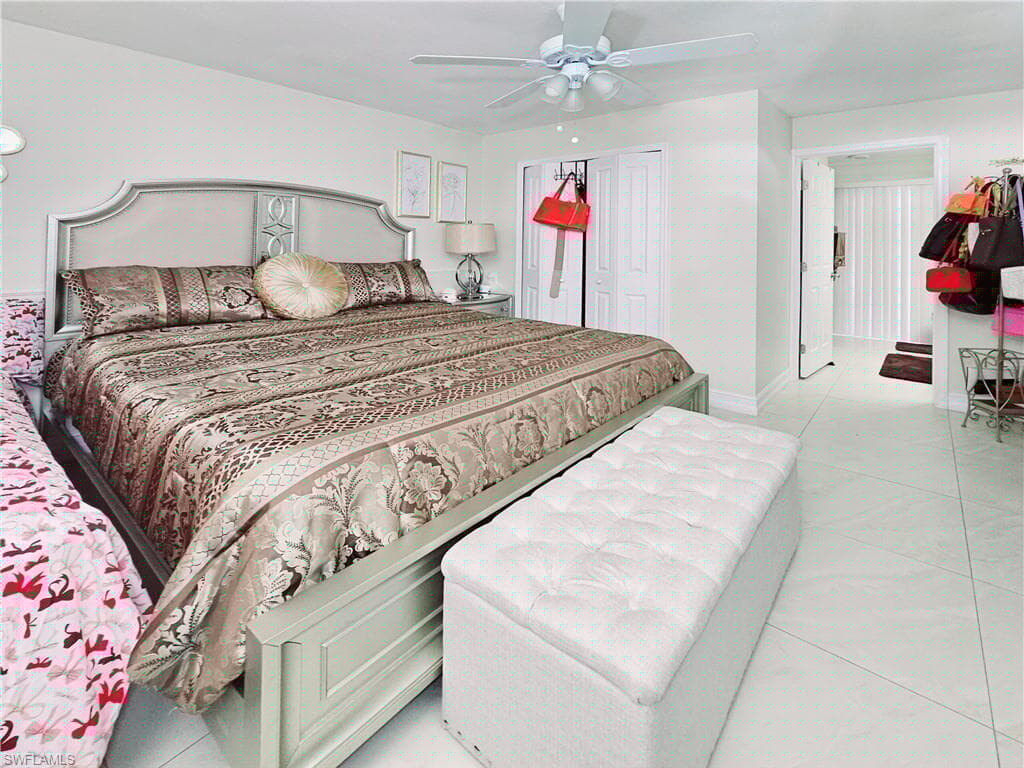 1117 35th Ter, Cape Coral, FL 33904-38