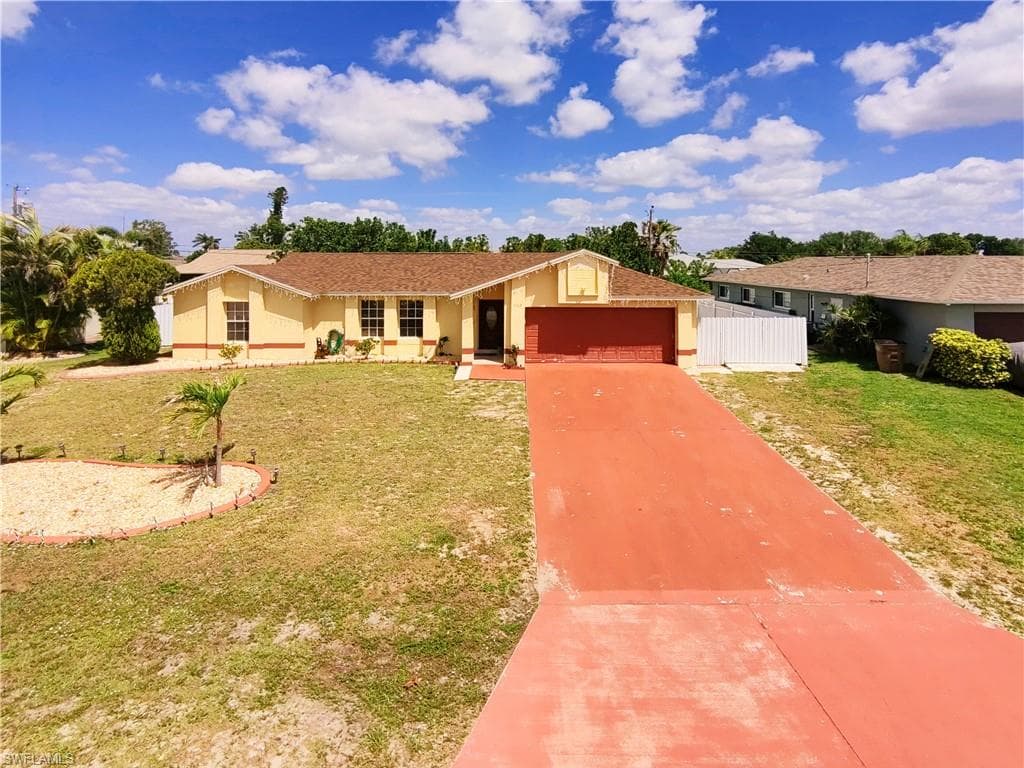 1117 35th Ter, Cape Coral, FL 33904-3