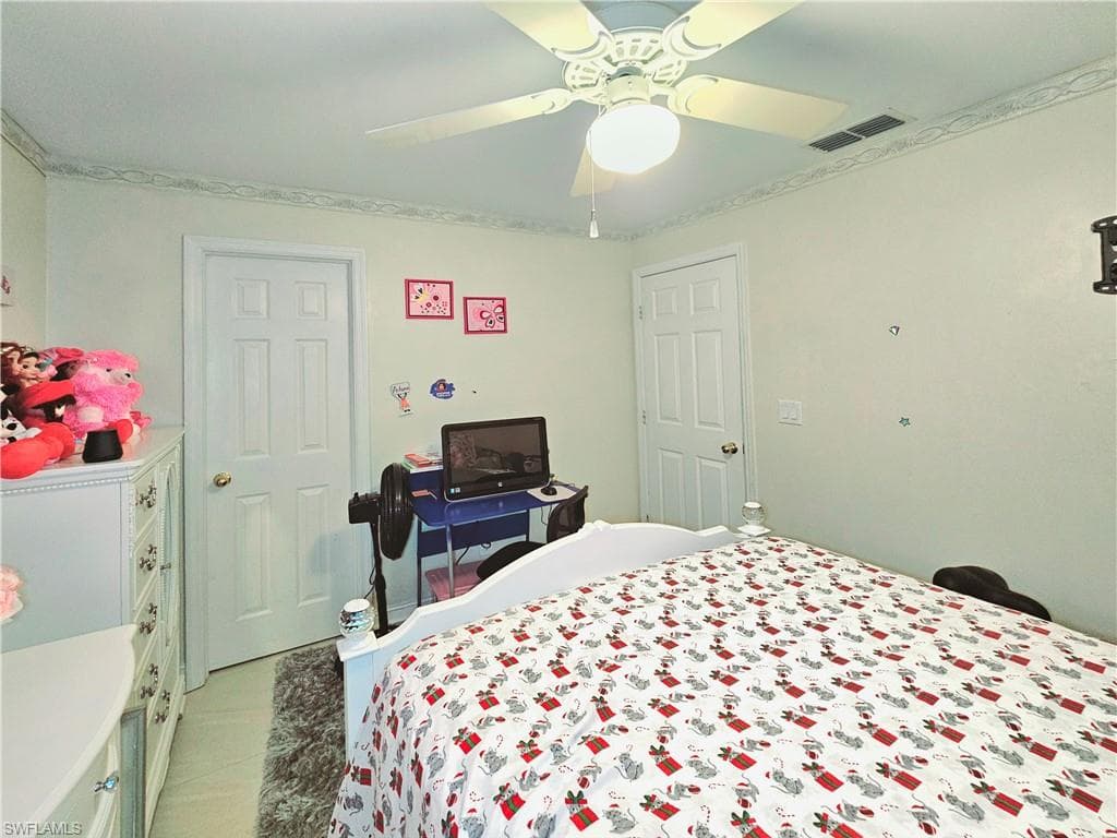 1117 35th Ter, Cape Coral, FL 33904-41