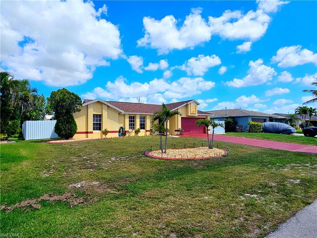 1117 35th Ter, Cape Coral, FL 33904-5