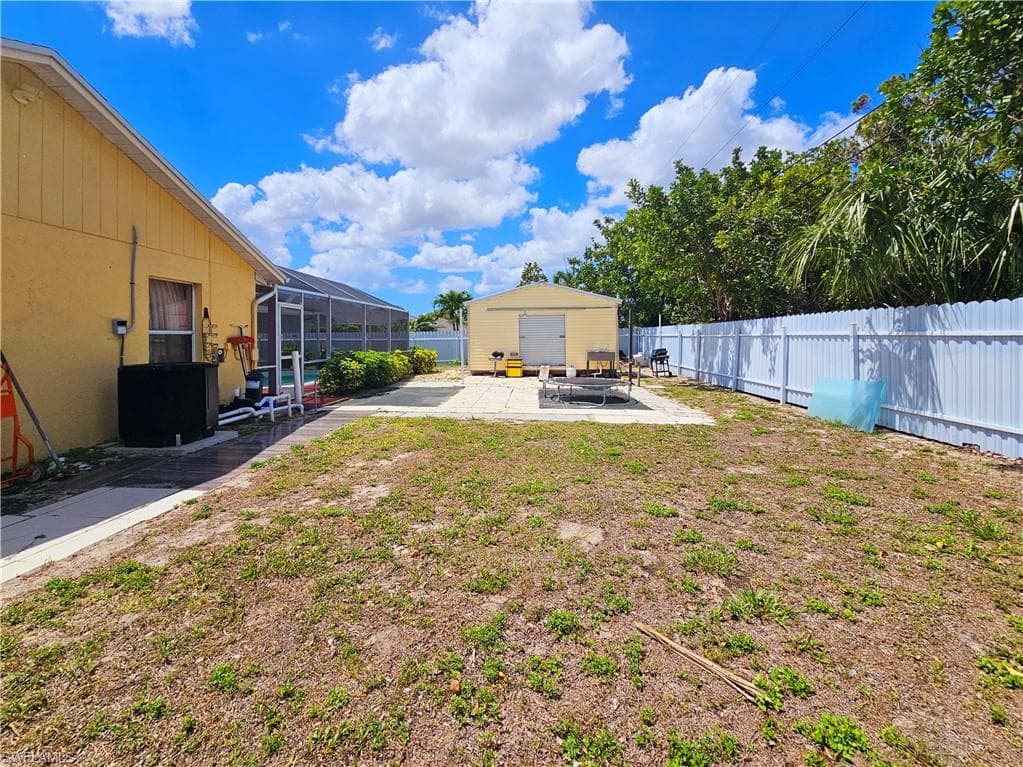1117 35th Ter, Cape Coral, FL 33904-6