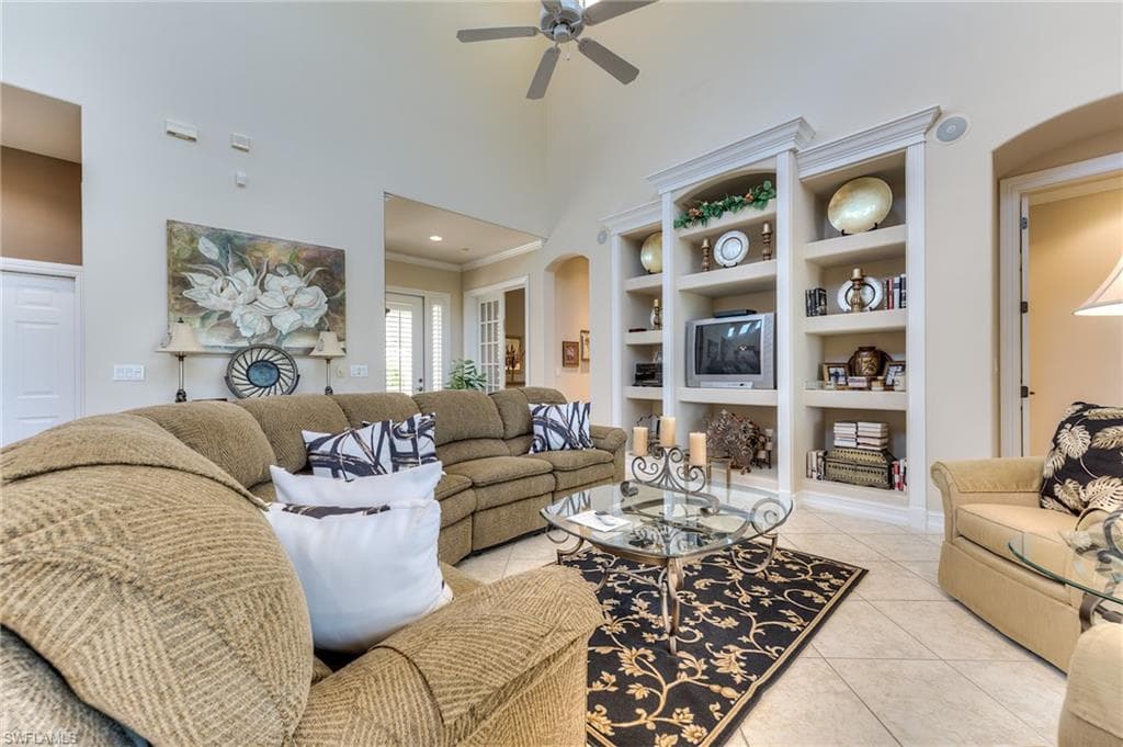 6861 Bent Grass Dr, Naples, FL 34113-9