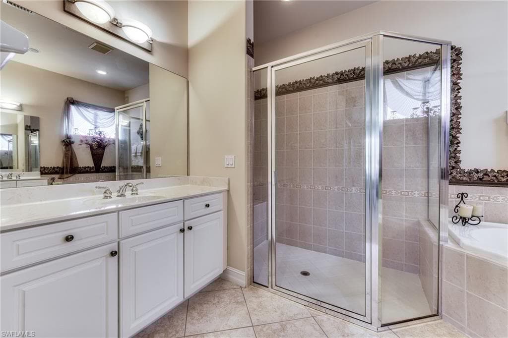 6861 Bent Grass Dr, Naples, FL 34113-18