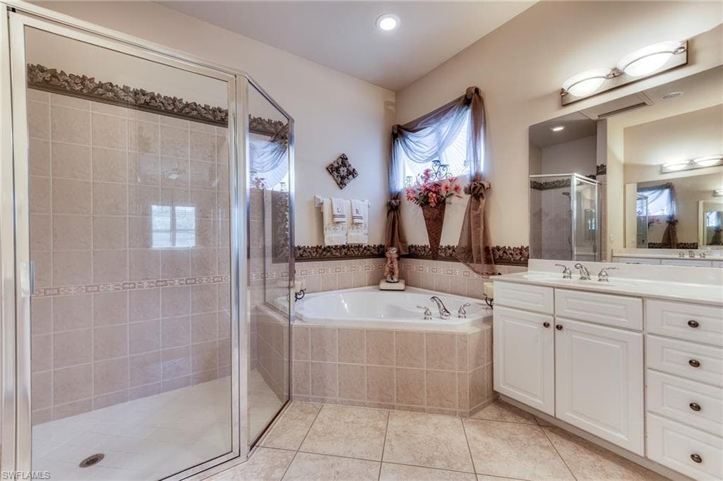 6861 Bent Grass Dr, Naples, FL 34113-19