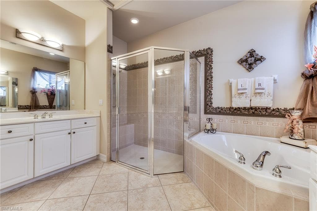 6861 Bent Grass Dr, Naples, FL 34113-20