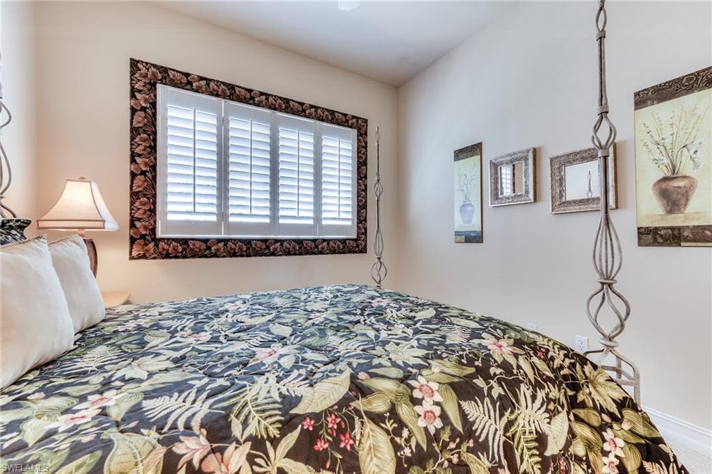 6861 Bent Grass Dr, Naples, FL 34113-27