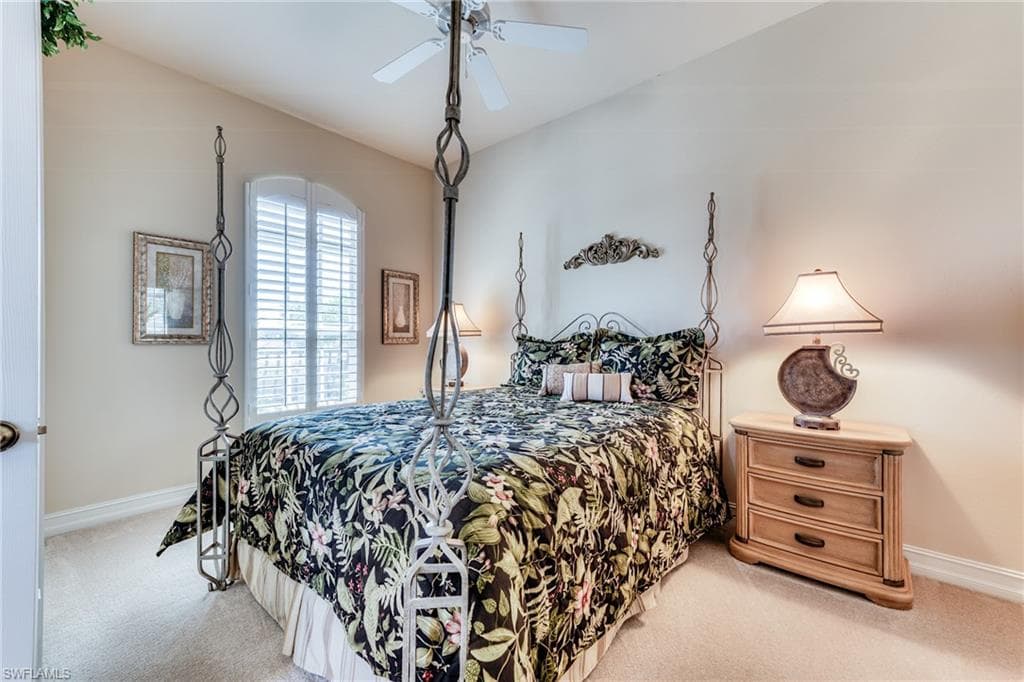 6861 Bent Grass Dr, Naples, FL 34113-32