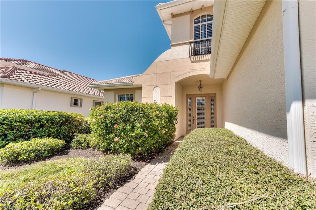 6861 Bent Grass Dr, Naples, FL 34113-48