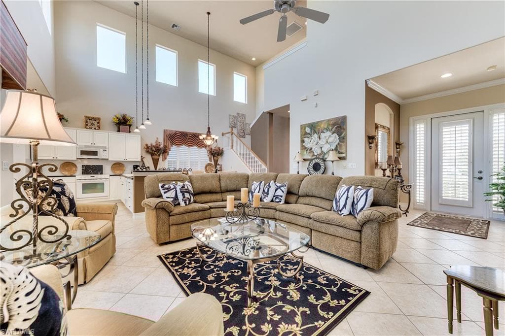 6861 Bent Grass Dr, Naples, FL 34113-8