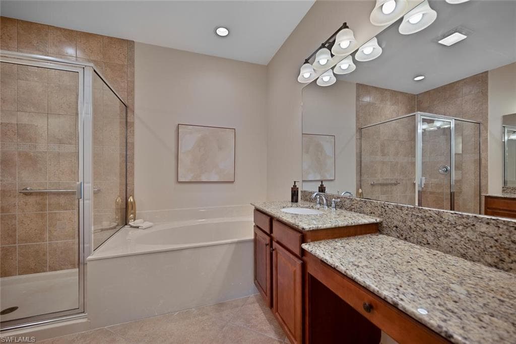 6532 Monterey Pt 202, Naples, FL 34105-11
