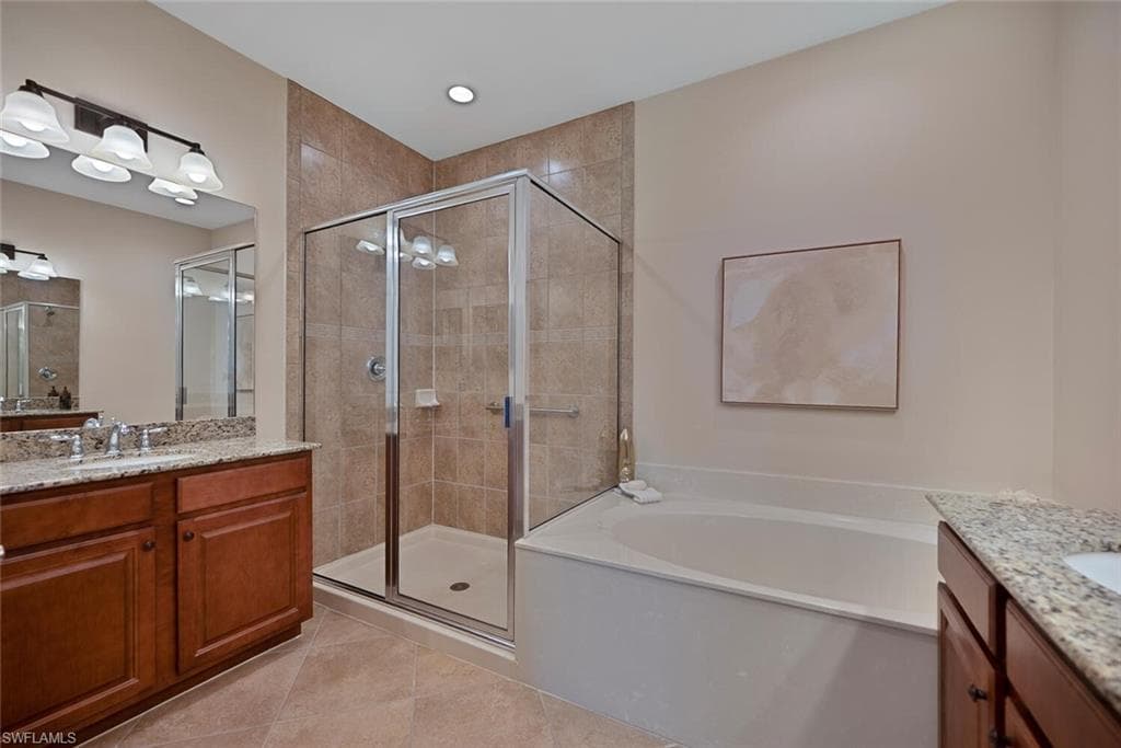 6532 Monterey Pt 202, Naples, FL 34105-13