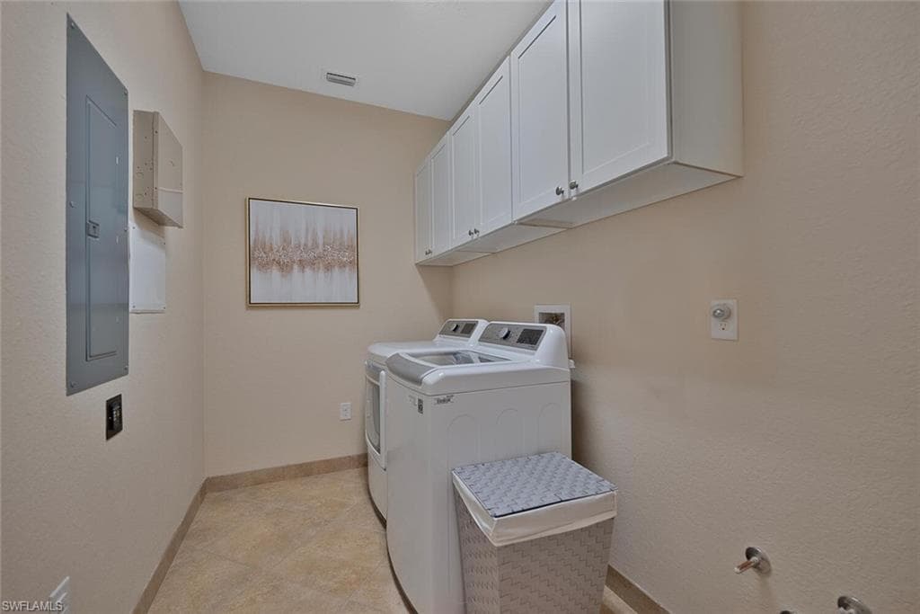 6532 Monterey Pt 202, Naples, FL 34105-17