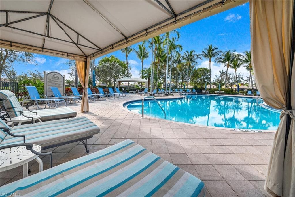 6532 Monterey Pt 202, Naples, FL 34105-21