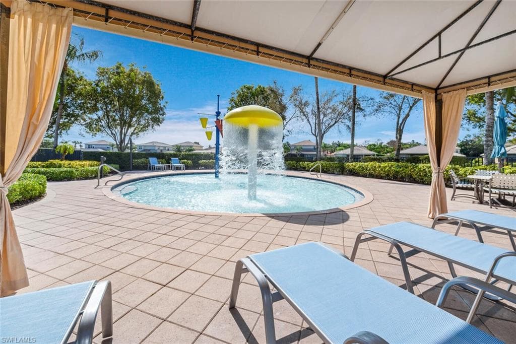 6532 Monterey Pt 202, Naples, FL 34105-22