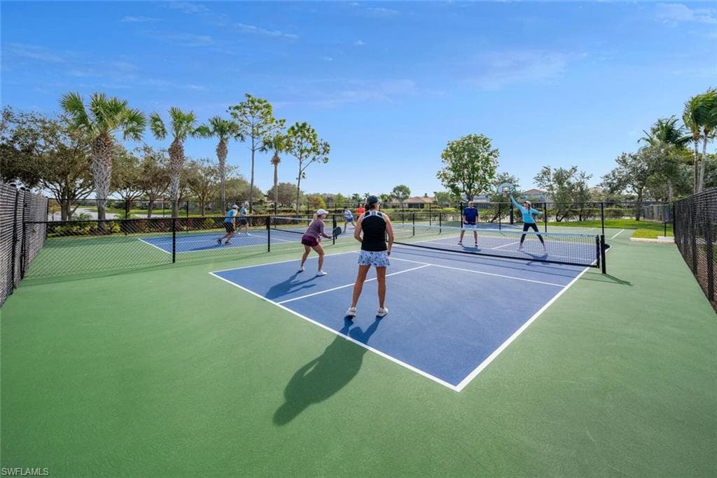 6532 Monterey Pt 202, Naples, FL 34105-25