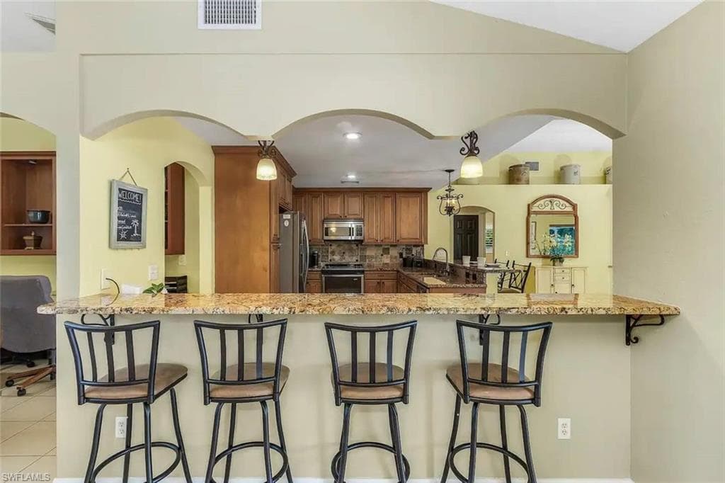 1619 31st Ave, Cape Coral, FL 33993-37