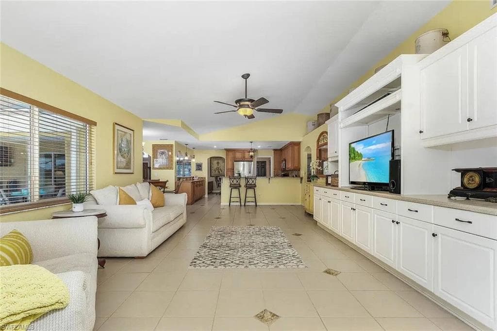 1619 31st Ave, Cape Coral, FL 33993-40