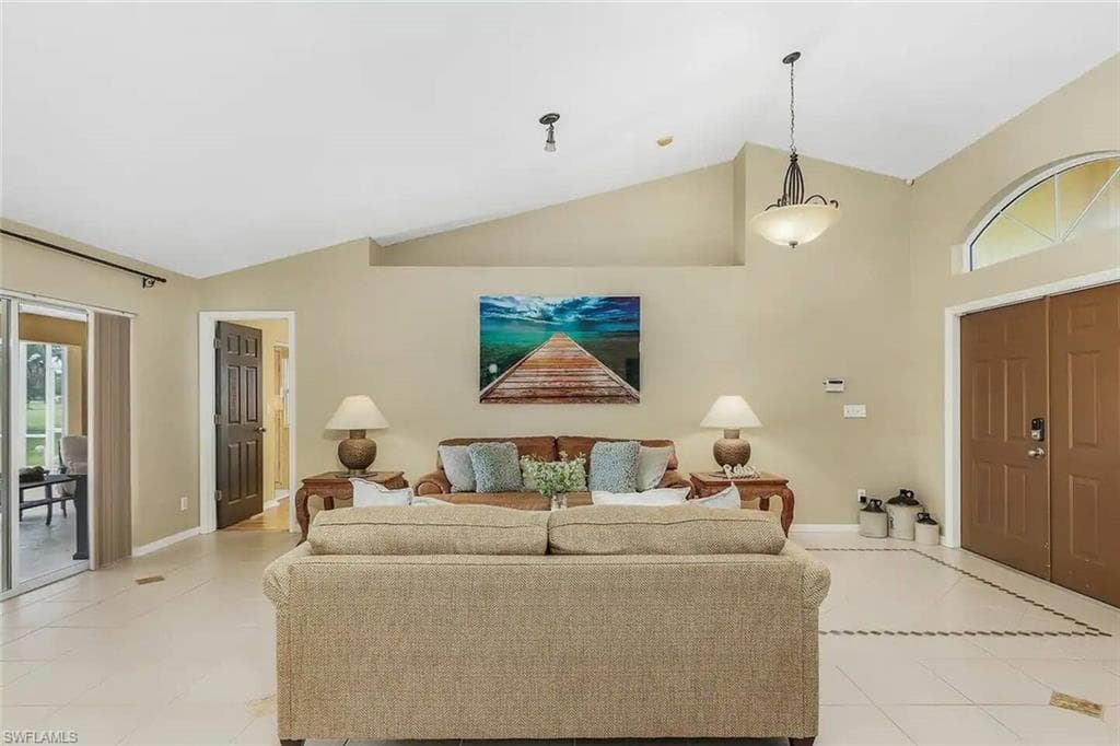 1619 31st Ave, Cape Coral, FL 33993-7