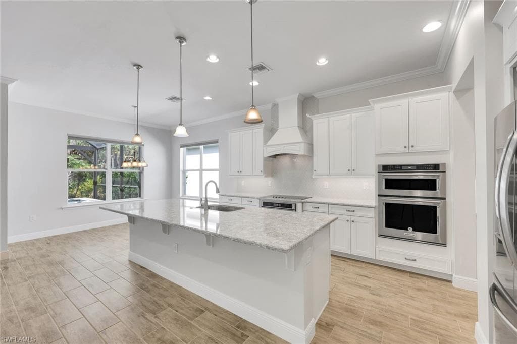 3781 Helmsman Dr, Naples, FL 34120-10
