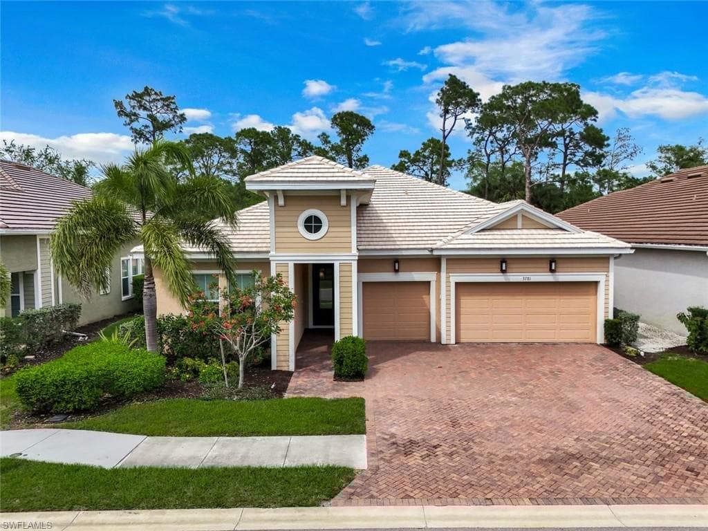 3781 Helmsman Dr, Naples, FL 34120-3