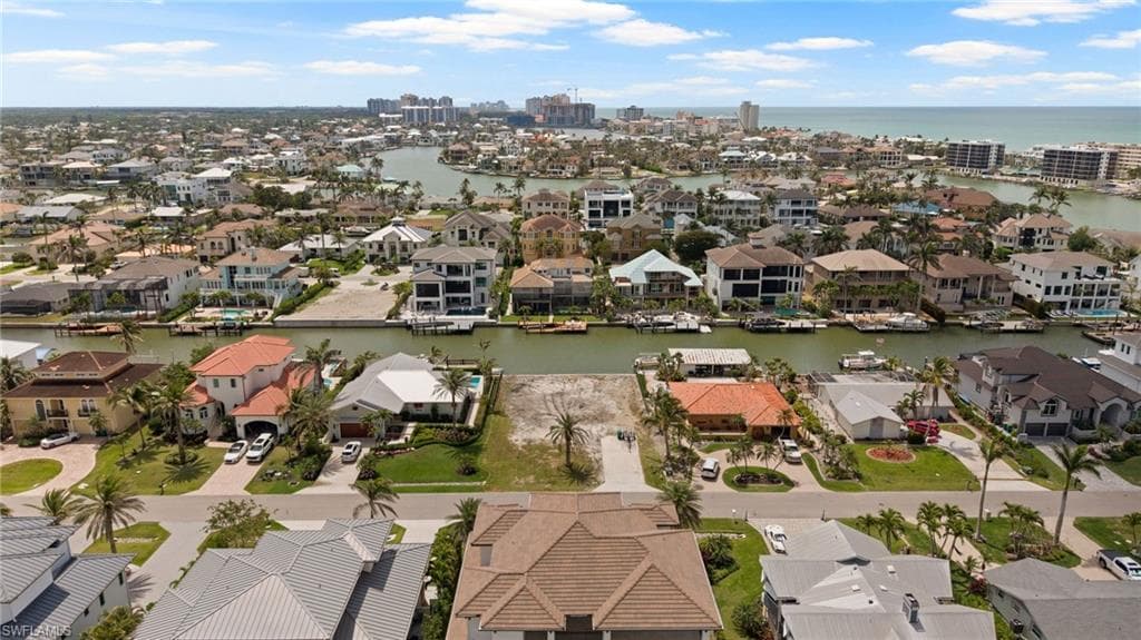 224 Heron Ave, Naples, FL 34108-2