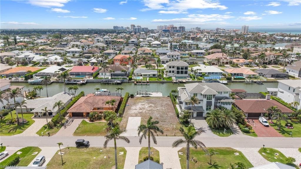 376 Heron Ave, Naples, FL 34108-4