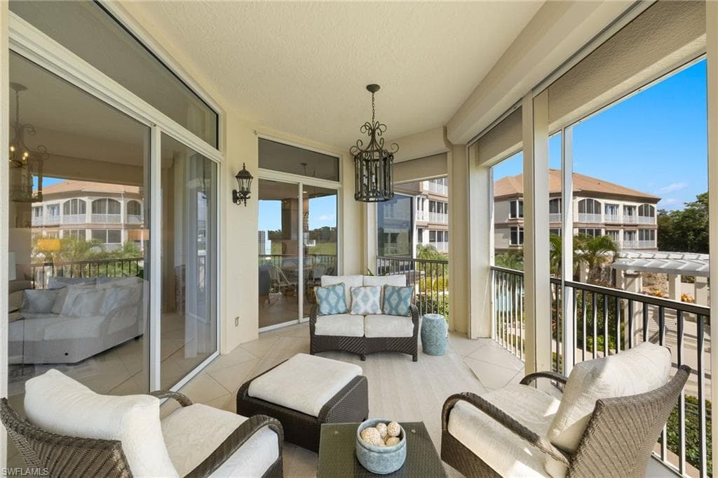 1560 Star Point Ln 3-301, Naples, FL 34112-4
