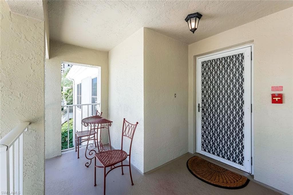 5899 Chanteclair Dr 225, Naples, FL 34108-24