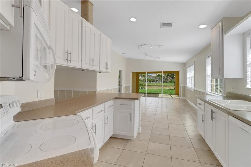 7933 Umberto Ct, Naples, FL 34114-2
